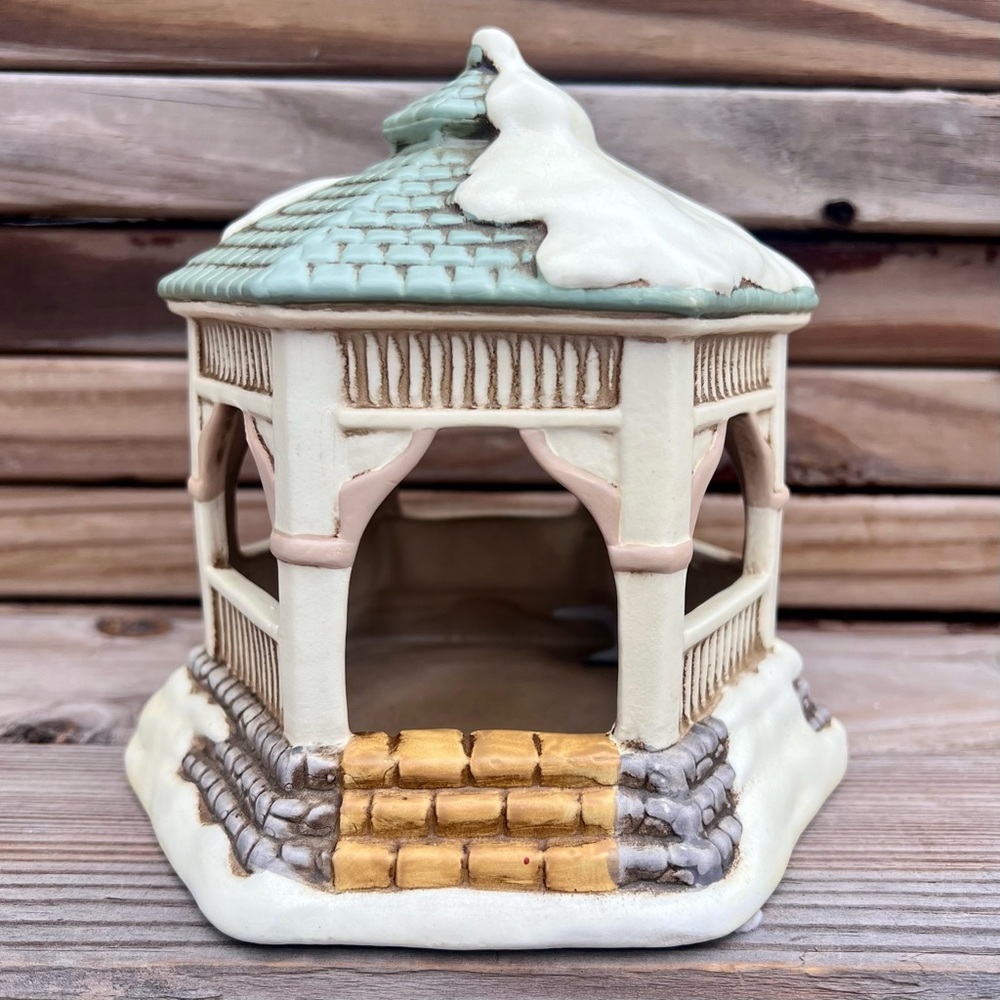 - Lefton Victorian Gazebo Colonial Village Figure! EUC!